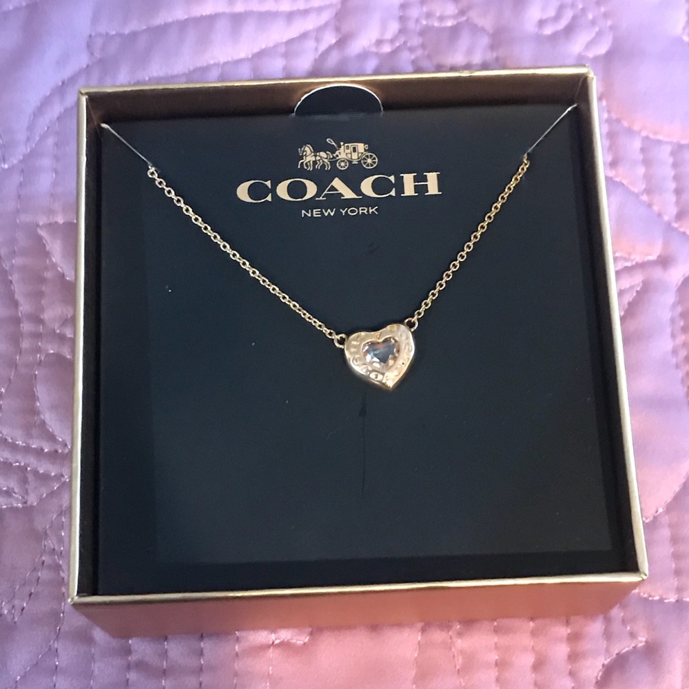 Coach OPEN CIRCLE HEART NECKLACE